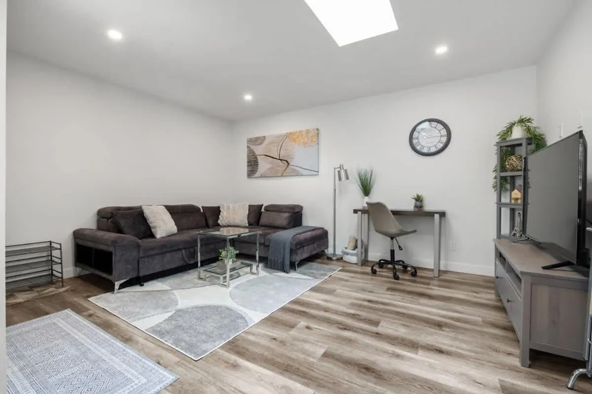 Winston Suite 2Br 1Ba - Carriage Suite With Garage Calgary