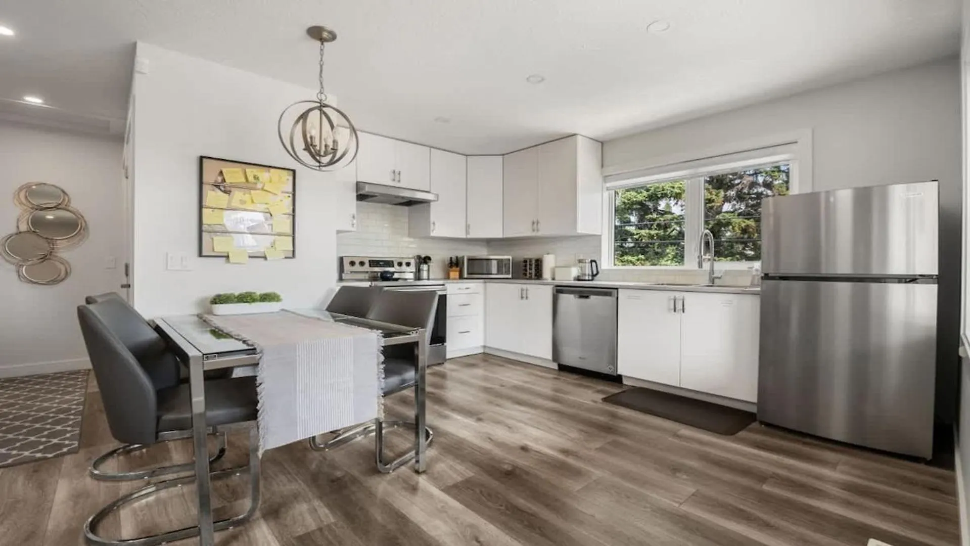 Holiday home Winston Suite 2Br 1Ba - Carriage Suite With Garage Calgary